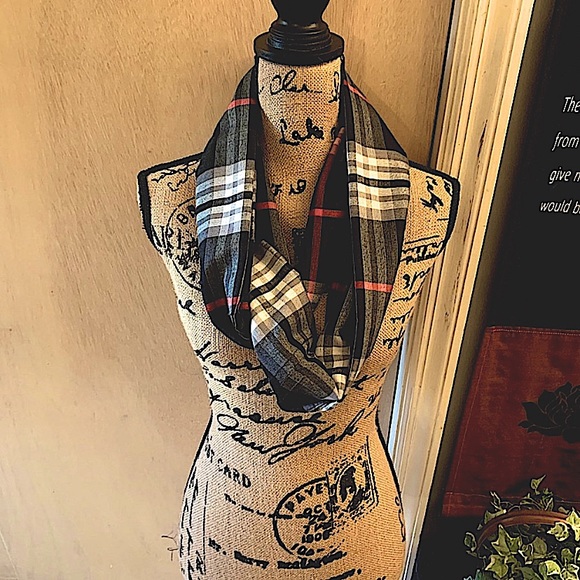 Accessories - 🎉4xHP🎉plaid infinity scarf